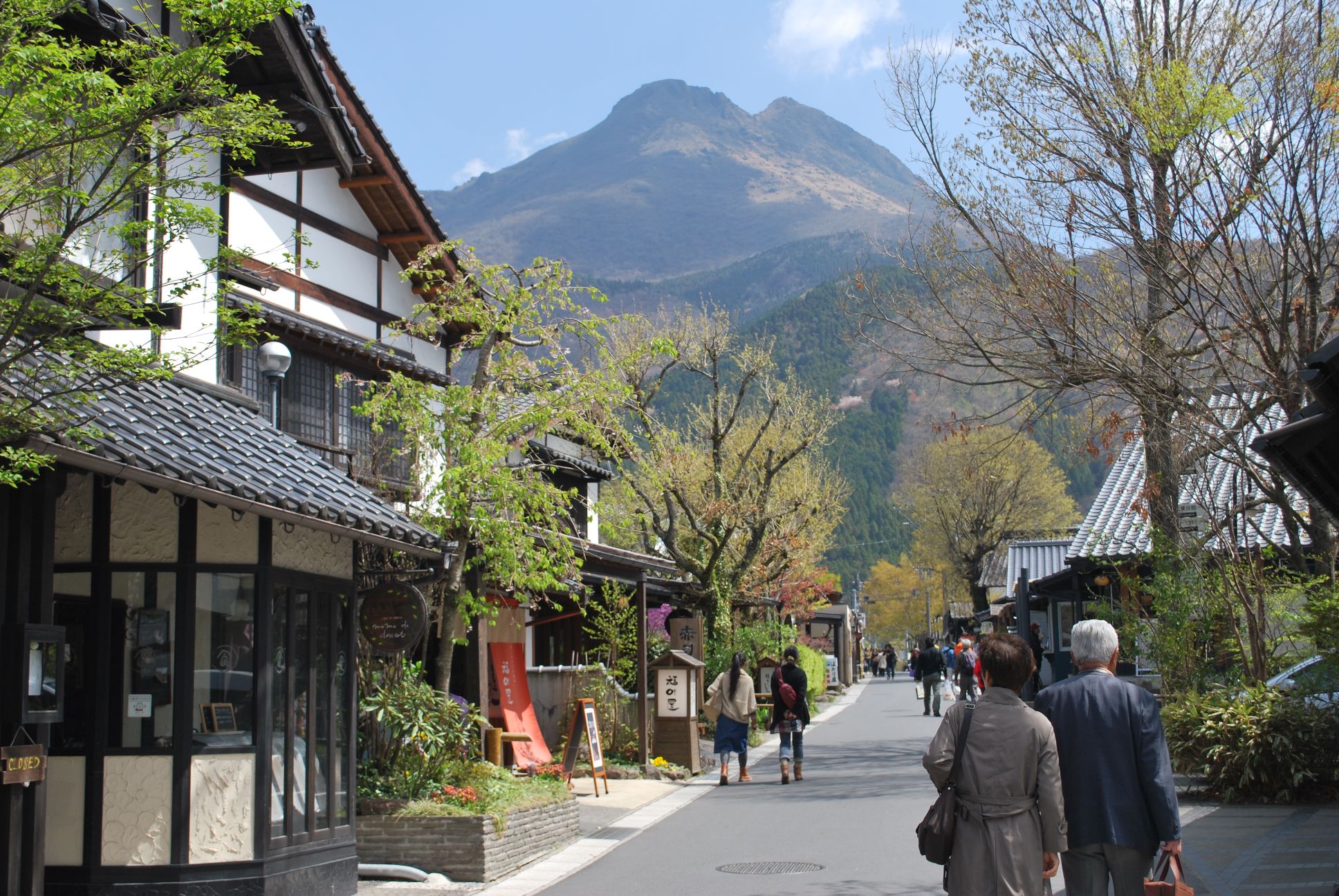 湯の坪街道